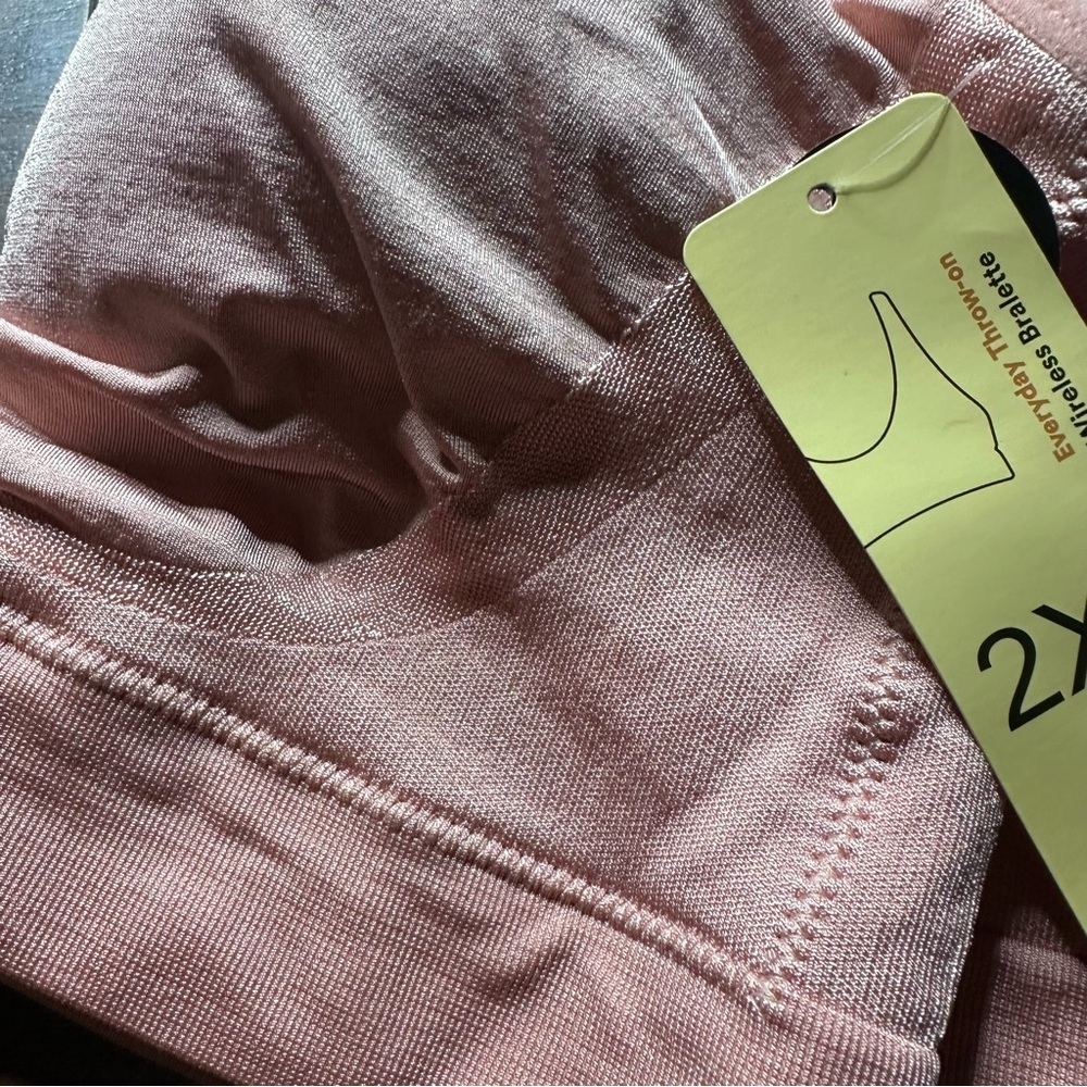 Pink Seamless Racerback Bra - Picture 5 of 5